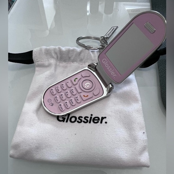 Glossier cellphone keychain - Picture 2 of 2